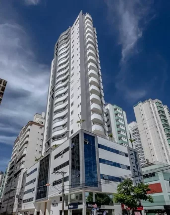Imagem Apartamento mobiliado com 3 suítes e 3 vagas no centro de Balneário Camboriú