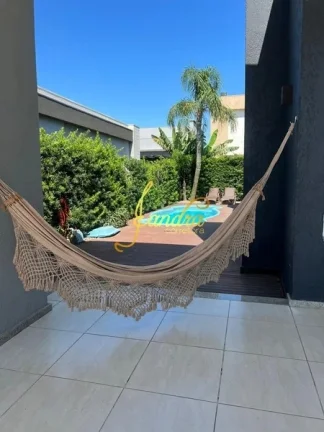 Imagem Casa térrea em condomínio fechado mobiliada e decorada 160m2