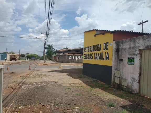 Imagem Casa em rua comercial bairro capuava Goiania -Go