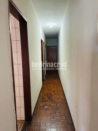 Imagem Casa à venda na Zona Norte de Londrina com 3 quartos, sala e cozinha integradas, 1 vaga de garagem, 73,25m² construídos em terreno de 137,50m²