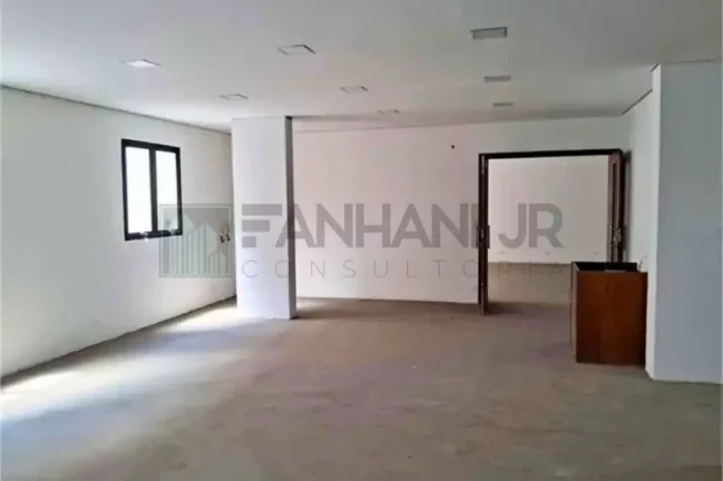 Imagem Casa Comercial para Locação em São Paulo-SP, Bairro Jardim América: 8 Salas, 8 Banheiros, 700m² de Área