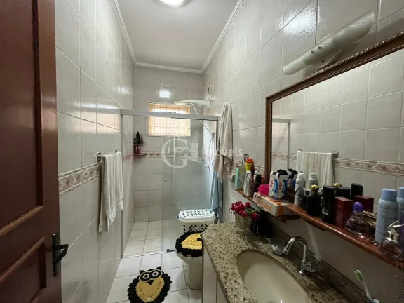 Imagem Linda casa de esquina - 4 quartos