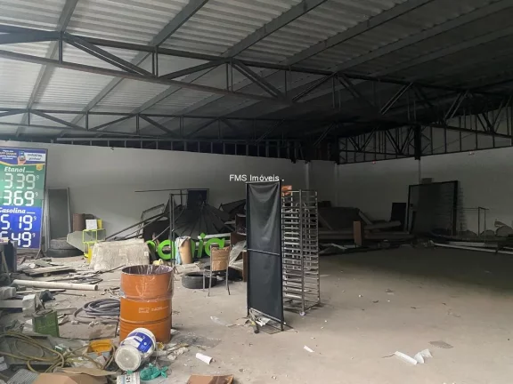 Imagem Loja Comercial para Locação em Barueri-SP, no Alphaville Industrial - 305m², 2 Banheiros!