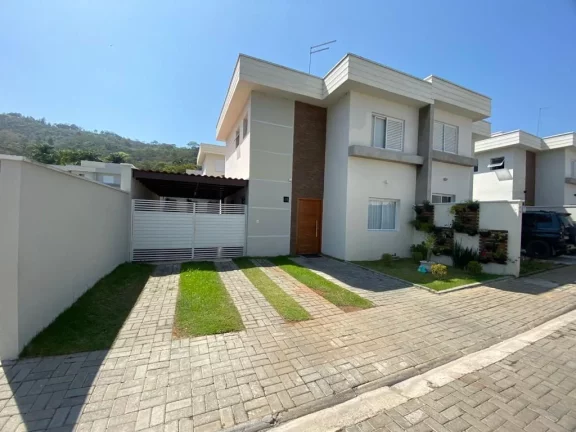 Imagem Sobrado com 3 dormitórios à venda, 89 m² por R$ 685.000,00 - Itaoca - Guararema/SP