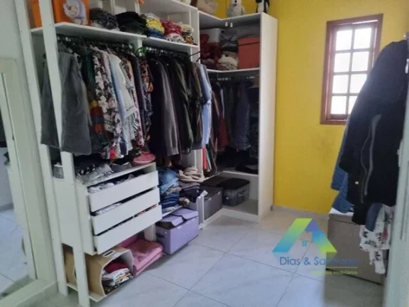 Imagem SANTO ANDRÉ Sobrado 240M², 2 dormitórios, churrasqueira, 5 vagas de garagem, ótima localização e valor !!