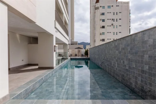 Imagem Apartamento 4 ou + dormitórios para Venda em Balneário Camboriú / SC no bairro Centro