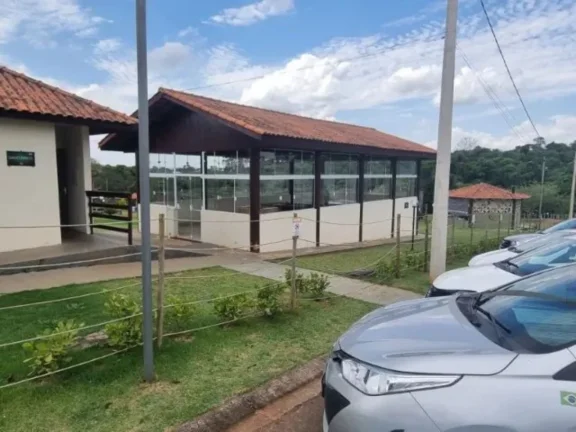Imagem Casa de luxo em condomínio à venda em Sorocaba-SP, no Jardim Novo Horizonte: 2 quartos, 1 suíte, 2 salas, 3 banheiros, 4 vagas, 143m².