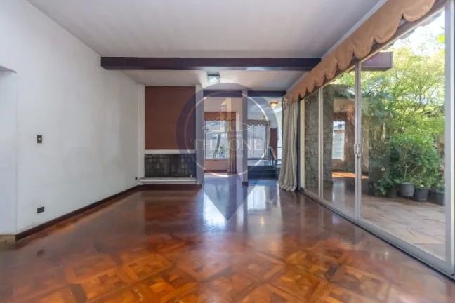 Imagem Imóvel de luxo à venda em São Paulo-SP: Casa de 4 quartos, 2 suítes, 2 salas, 6 banheiros, 5 vagas no Bosque da Saúde - 508m².