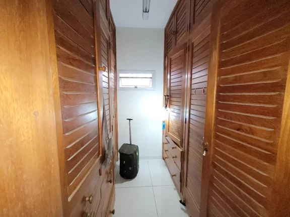 Imagem PITANGUEIRAS - FRENTE TOTAL AO MAR COM LINDA VISTA, 234 M² ÚTEIS, EXCELENTE APARTAMENTO, 02 VAGAS DE GARAGEM, NA MELHOR LOCALIZAÇÃO DE PITANGUEIRAS