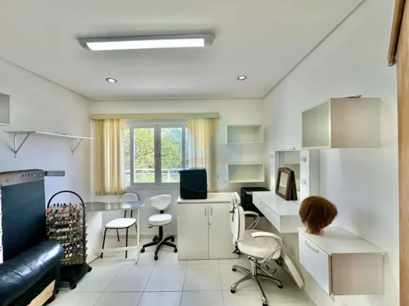 Imagem Casa em Condomínio a Venda no bairro Golf Gardens - Carapicuíba, SP