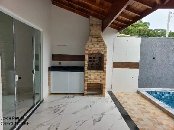 Imagem Casa Nova e Moderna com Piscina à Venda em Peruíbe.