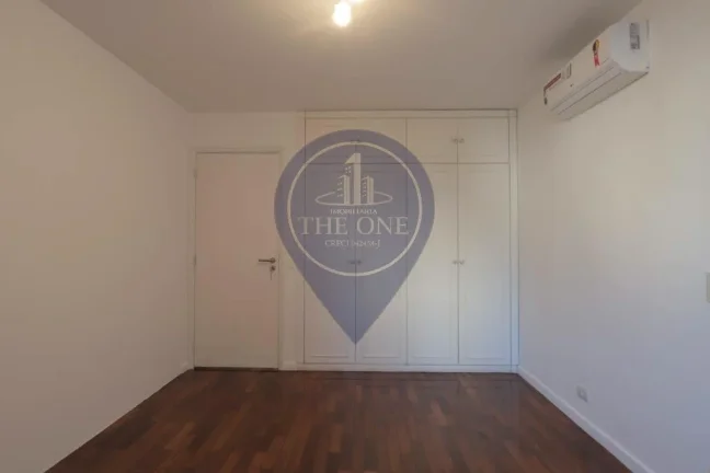 Imagem Apartamento para locação de alto padrão no Itaim Bibi, São Paulo-SP: 3 quartos, 1 suíte, 2 salas, 2 banheiros, 2 vagas, 240m².