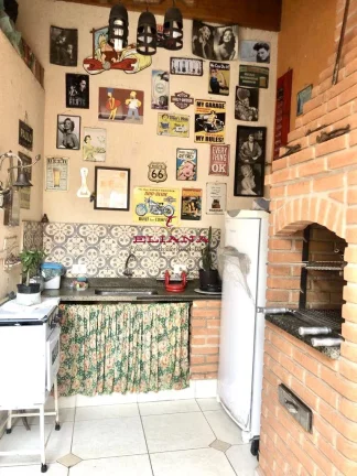 Imagem Sobrado à venda em São Paulo, Vila Guedes, com 3 quartos, 119m²