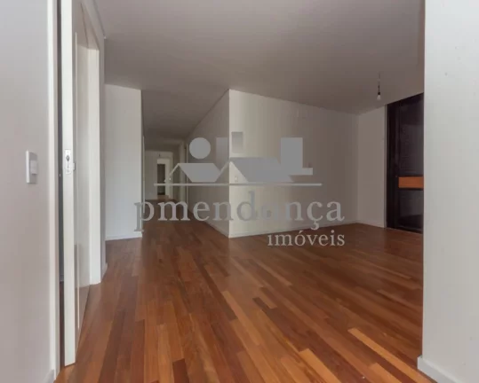 Imagem Excelente apartamento com 326m², 4 suítes e 3 vagas livres + depósito