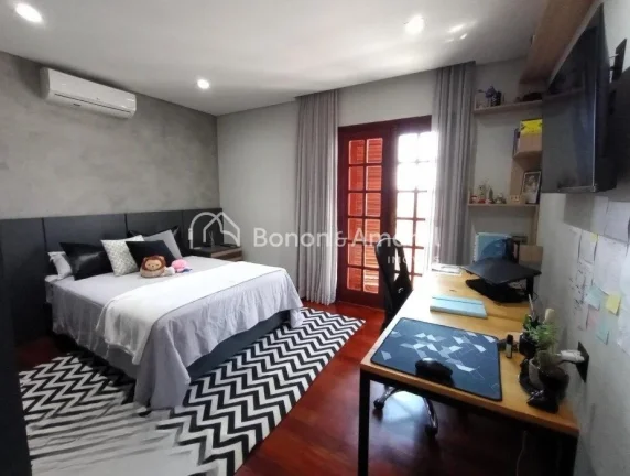 Imagem Essa casa estilo sobrado, localizada no bairro Vila Brandina! Com uma localização privilegiada, pr...