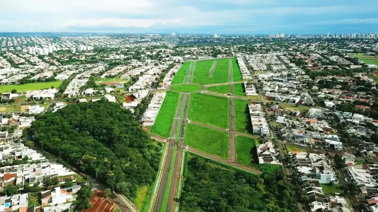 Imagem Lote para Venda em Maringá / PR no bairro Zona 07