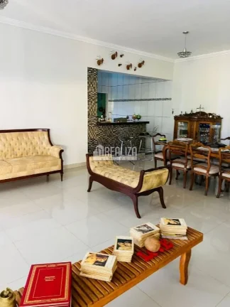 Imagem Casa a venda de 3 Suítes em Condomínio Residencial Mário de Almeida Franco