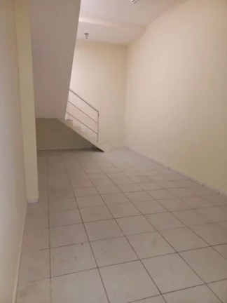 Imagem Casa com 3 dormitórios para alugar, 190 m² por R$ 2.486,00/mês - Vila Varela - Poá/SP