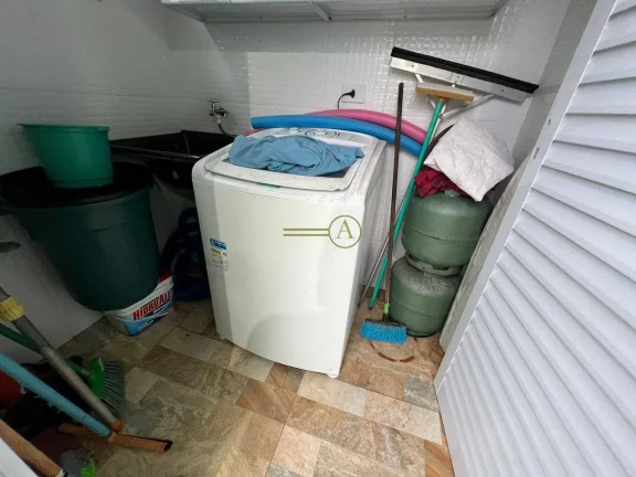 Imagem Casa novíssima térrea, 100 metros da praia, piscina e lavabo