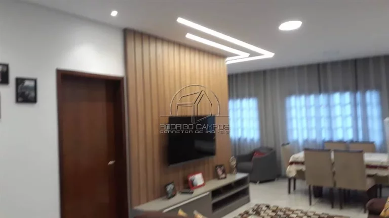 Imagem Espaçosa Casa Sobrado 5 Quartos Centro Peruíbe SP à Venda