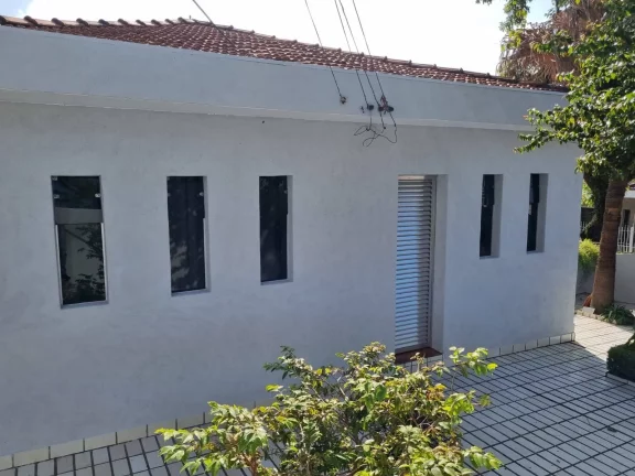 Imagem Casa com 192 m² 2 Dormitorios sendo 2 Banheiros e 4 Vagas de Gargens