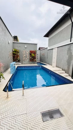 Imagem Casa Assobradada em Condomínio, bairro Maracanã – A 300 Metros da Praia
