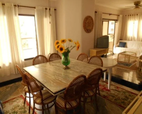 Imagem Apartamento à venda no Guarujá na Praia das Pitangueiras.