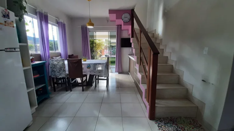 Imagem Casa à venda em Garopaba-SC, bairro Areias de Palhocinha: 3 quartos, 2 salas, 2 banheiros, 1 vaga, 160m². Venha conhecer!
