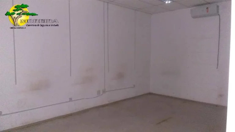 Imagem SALAO C/ 185M² NA RUA ALFREDO PUJOL EM SANTANA