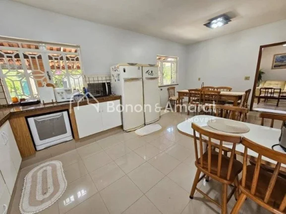 Imagem Excelente casa, espaçosa, construção sólida, com telhado novo, ideal para quem procura conforto ...