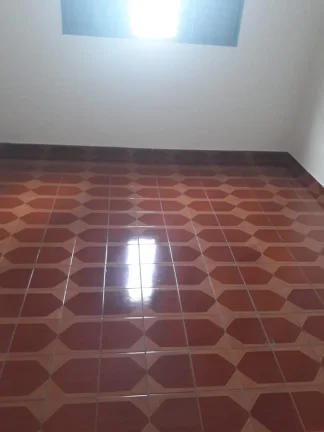 Imagem Casa em ótima localização em Santa Terezinha, com 03 dormitórios sendo 01 com AE, sala, banheiro...
