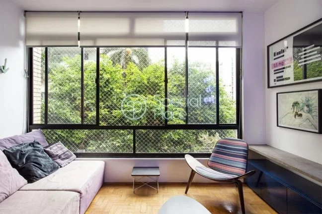 Imagem Ap reformado e moderno em predinho super charmoso dos anos 60. São 102m² de área privativa, 2 dor...