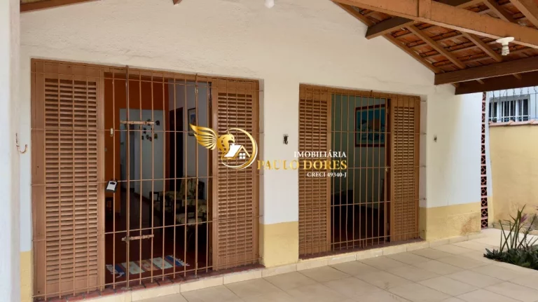 Imagem Casa à Venda na Melhor Localização de Ubatuba a Apenas 50Mtrs da Orla da Praia Itaguá SP