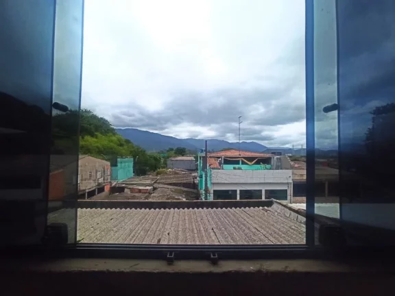 Imagem Casa Sobreposta Alta com 4 dormitórios à venda, 130 m² por R$ 250.000 - Vila Costa Muniz - Cubatão/SP