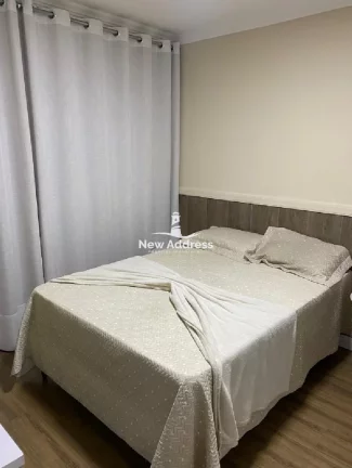 Imagem Apartamento 2 quartos reformado com 70m², piso laminado novo, cozinha planejada e banheiro renovado. Oportunidade! Não aceita financiamento bancário.