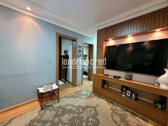 Imagem Casa à venda no Jardim Bandeirantes – 4 quartos (1 suíte), 3 banheiros, edícula, área gourmet e vagas para 3 carros em localização privilegiada de Londrina