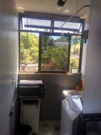 Imagem Francisco Egito vende Bom apartamento todo reformado,piso laminado na sala e nos quartos,banheiro com armário e box tipo blindex,sala ampla,cozinha m