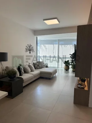 Imagem Venha se encantar com este maravilhoso imóvel à venda em uma das melhores localizações de São Paulo! Com 2 quartos, sendo 1 suíte, e 2 banheiros, es