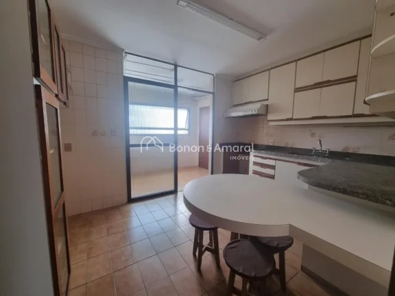 Imagem Este apartamento de 210 m² oferece muito espaço e conforto, com 3 dormitórios, sendo 2 suítes, s...