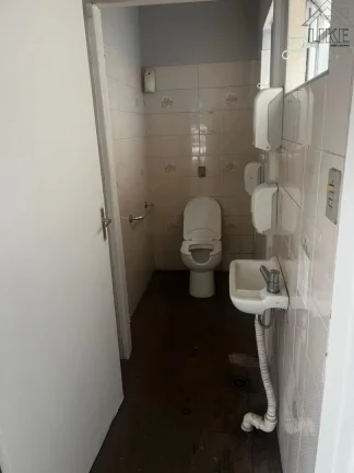 Imagem Ponto Comercial e 3 banheiros para Alugar, 130 m² por R$ 3.300/Mês