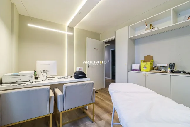 Imagem Casa Comercial Exclusiva na Vila Andrade – Pronta para Receber Seu Negócio!