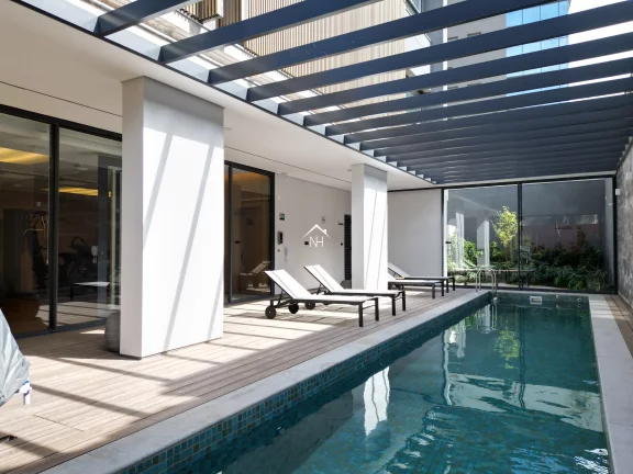 Imagem Apartamento com 183m, 3 suítes, 3 vagas, varanda vista panorâmica, hall privativo, Piscina aquecida.