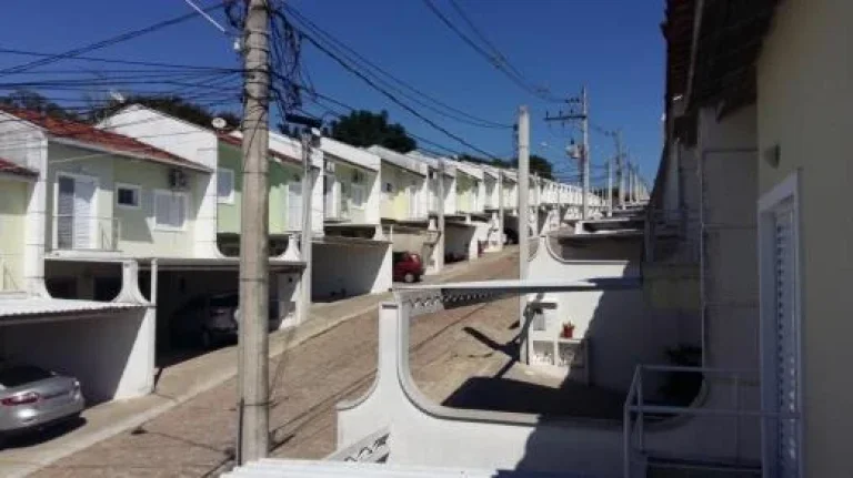Imagem Casa com 3 dormitórios sendo 1 suíte com sacada para alugar por R$ 3.397/mês - Condomínio Chácara Sonia - Sorocaba/SP