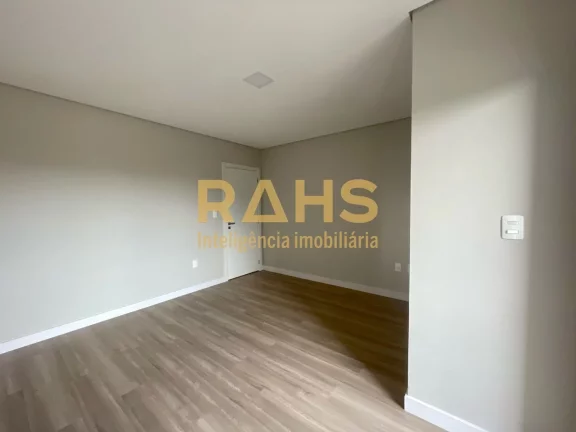 Imagem Ótimo sobrado geminado com 1 suíte mais 2 quartos a venda no bairro Bom Retiro em Joinville. Conta...