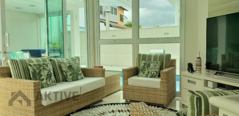 Imagem Casa de Condomínio em Alphaville - Santana de Parnaíba, SP