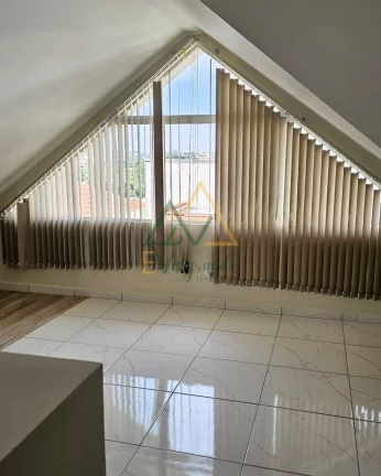 Imagem Casa Padrão com Ático