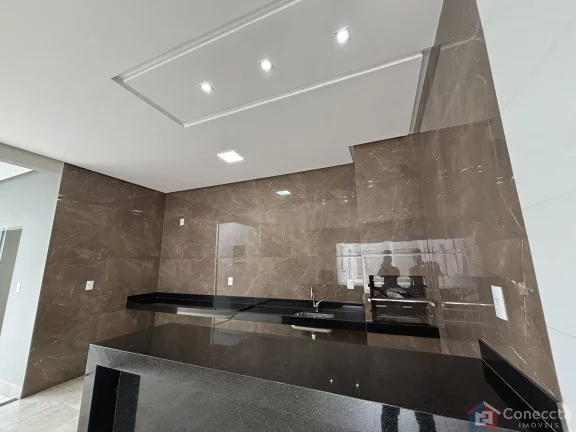 Imagem Casa de Alto Padrão à Venda em Patos de Minas - 205m² de Construção