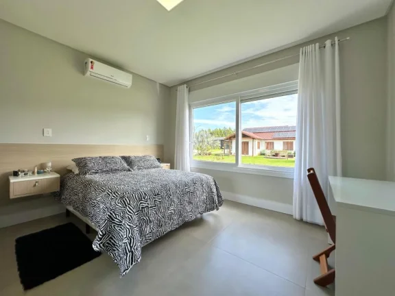 Imagem Casa em Condominio 4 Dormitórios - Bairro Atlantida Sul