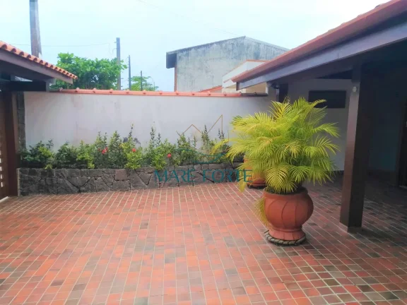 Imagem LINDA CASA BEM PERTINHO DO MAR!