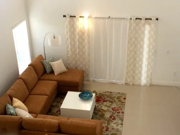 Imagem CASA EM KISSIMEE-FL PARA ATÉ 16 PESSOAS, SITUADA EM CONDOMÍNIO FECHADO